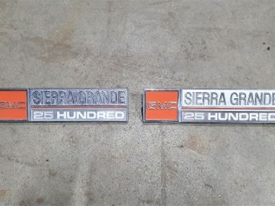 1973-1974 GMC Sierra Grande 2500 spatbord emblemen