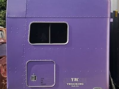 Peterbilt standup sleeper.